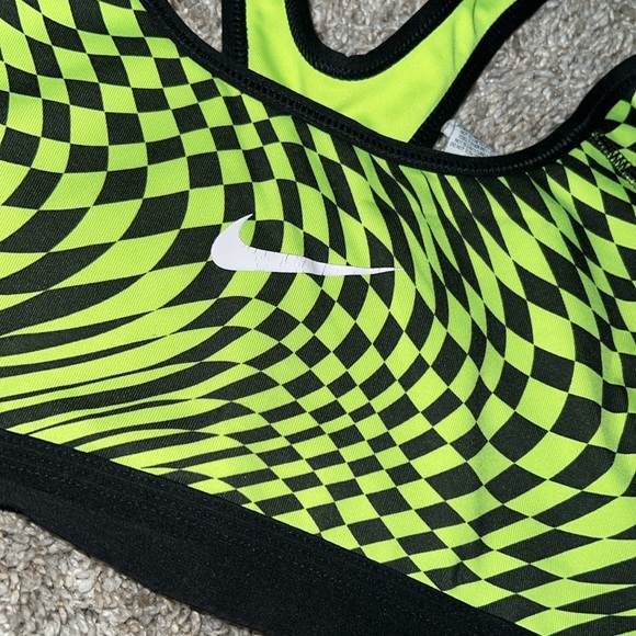 2 Nike sports bra - Picture 2 of 11